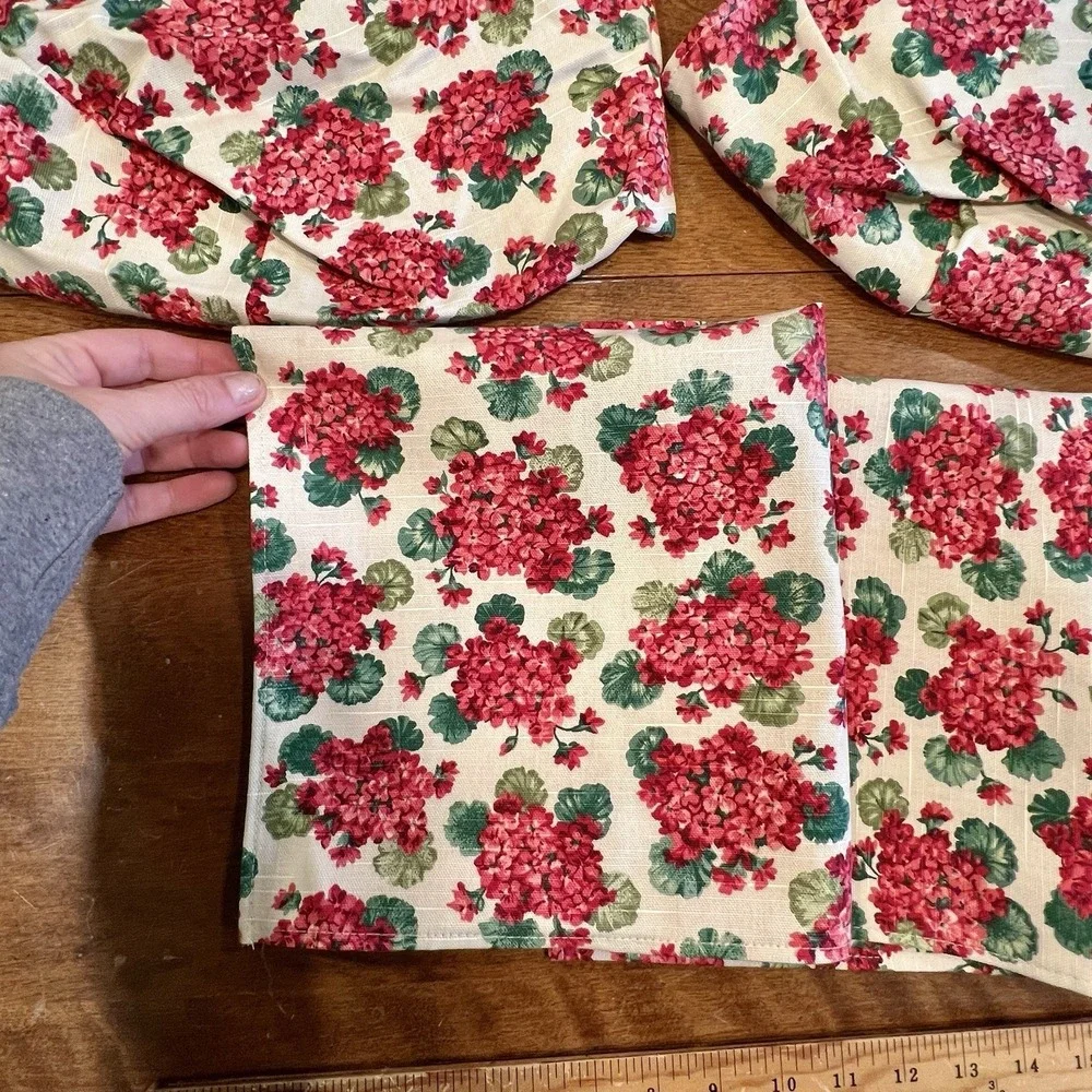 Longaberger Window Box Planter Geranium Over-the-Edge Liner & Napkin Set of 4